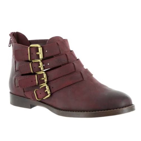 Like New Bella Vita Burgundy Leather Bootie - Picture 2 of 13